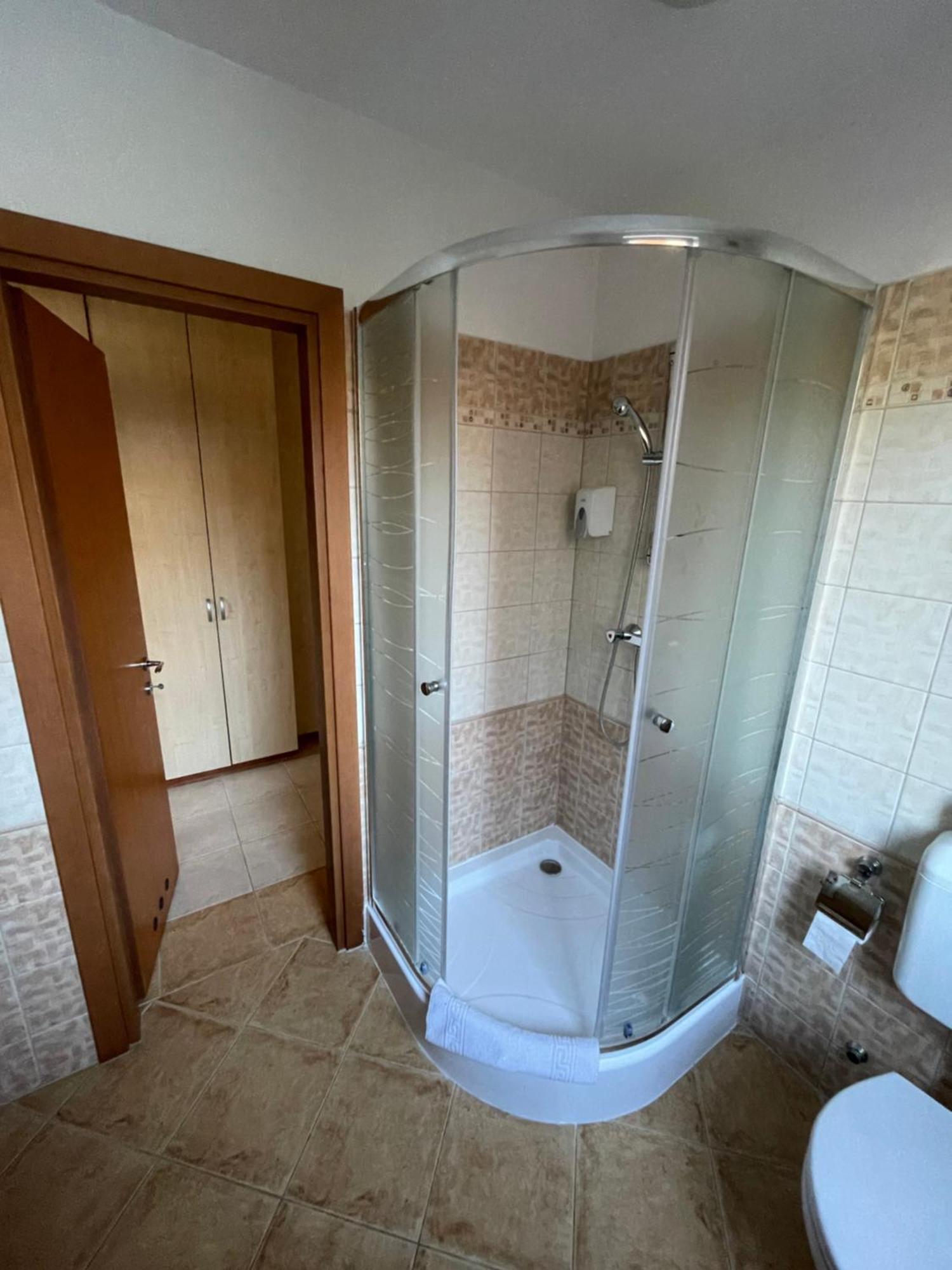Garda Wellness Apartmanhaz Hévíz Kamer foto